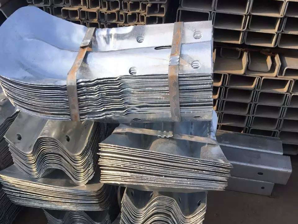 護(hù)欄板魚(yú)尾端頭